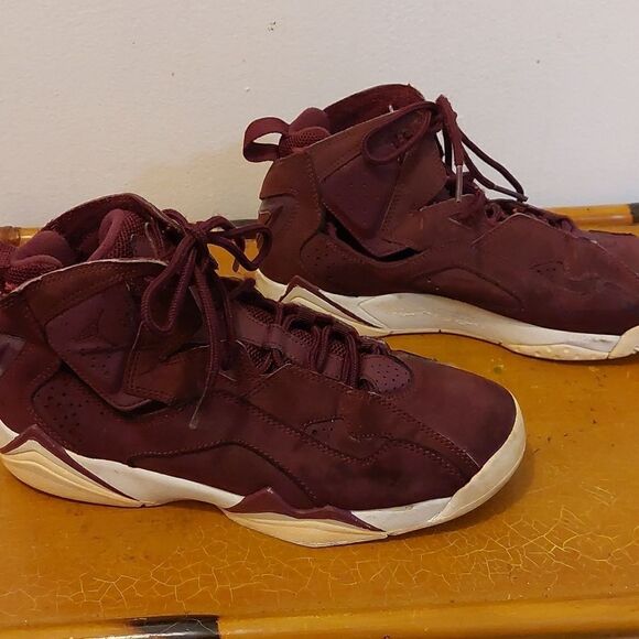 Air Jordan - True Flight,  size 6Y, High top; lace-up, Maroon/Burgandy - Picture 2 of 5